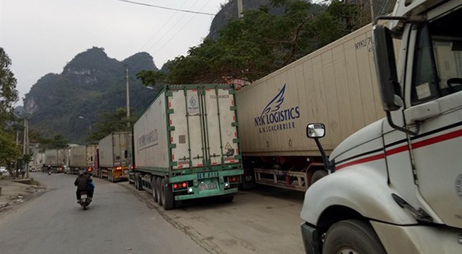 Lạng Sơn strives to resolve jams at border gate