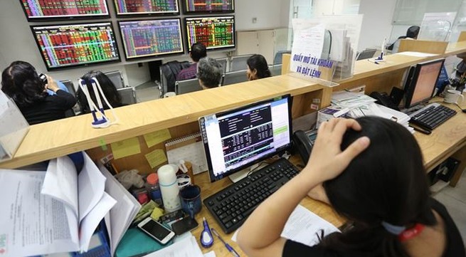VN Index hits new high on PMI result