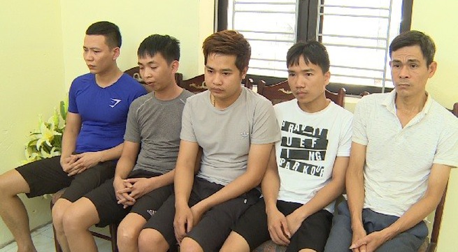 10 charged for online gambling