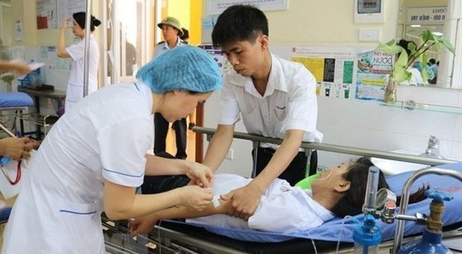 Doctors take air samples after nearly 100 workers hospitalised in Quảng Ninh