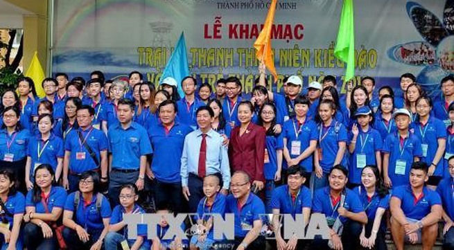 Overseas Vietnamese youths come for annual summer camp
