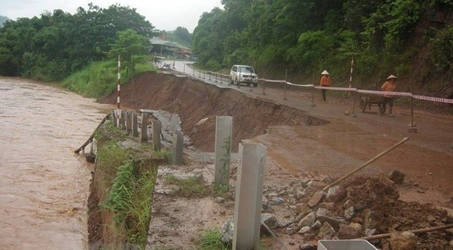 Typhoon-triggered floods leave 10 dead, 2 missing