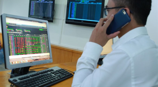 Negative sentiment ends VN-Index rally