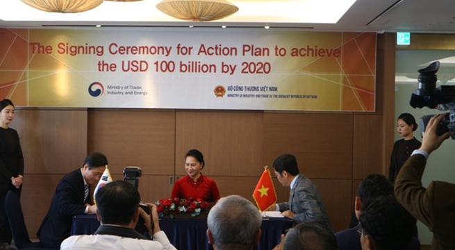 Việt Nam, RoK ink action plan to lift bilateral trade to US$100 billion by 2020
