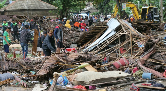 Indonesia tsunami: Death toll reaches 373