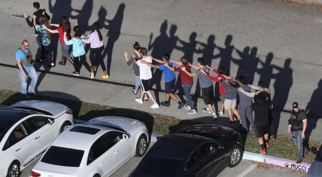 US students protest, demand gun control legislation