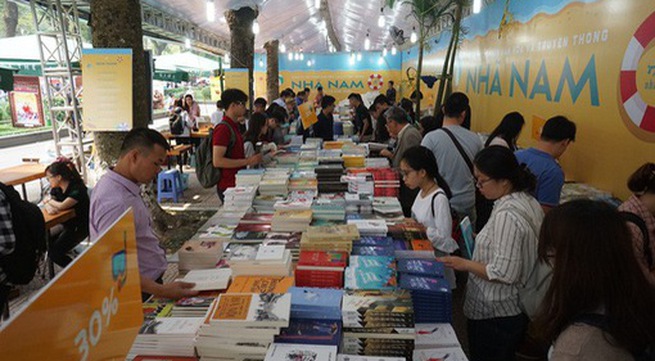 Vietnam book day features 50,000 titles