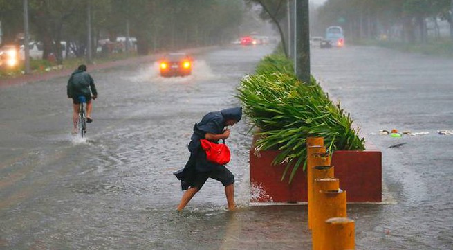 Typhoon Mangkhut slams into Philippines