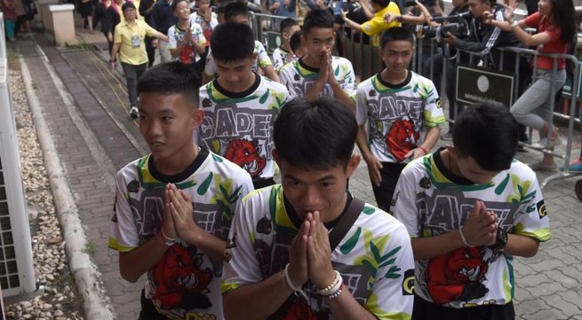 Thai boys rescued from cave say “thank you”