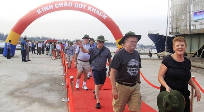 International visitors arriving in Vietnam continue to rise