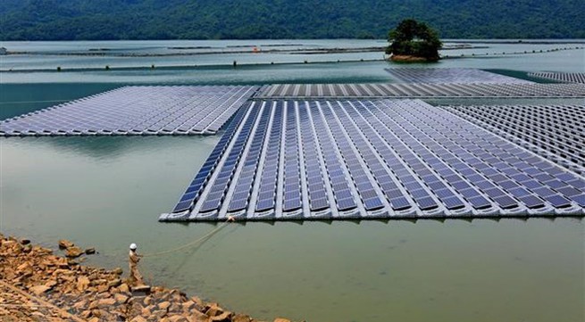 Quang Ninh installs solar panels for island residents