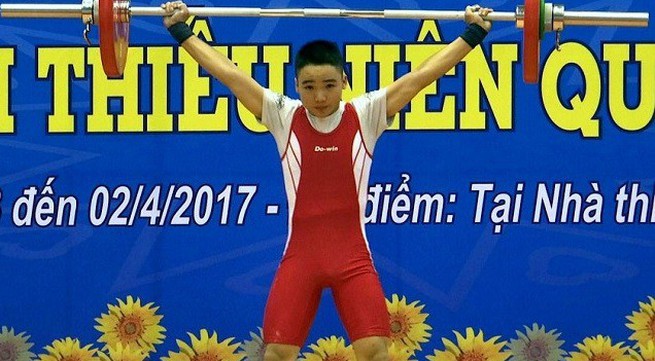 15-year-old Vietnamese weightlifter sets two Asian youth records
