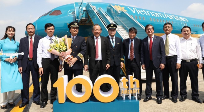 Vietnam Airlines welcomes 100th aircraft