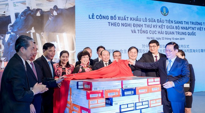 First batch of Vietnamese milk exported to China
