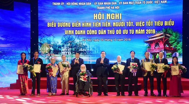 Hanoi honours ten outstanding citizens of 2019
