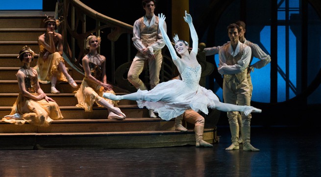 Paris Opera’s ballet performance Cinderella screened in Hanoi