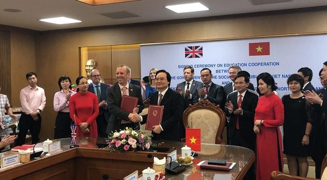 Vietnam, UK sign MoU on educational cooperation