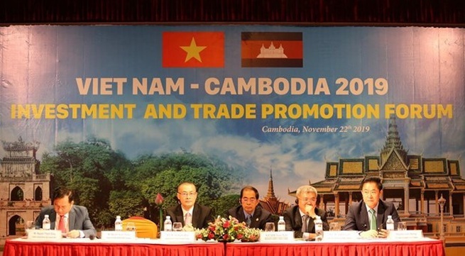 Vietnam-Cambodia trade-investment promotion forum held