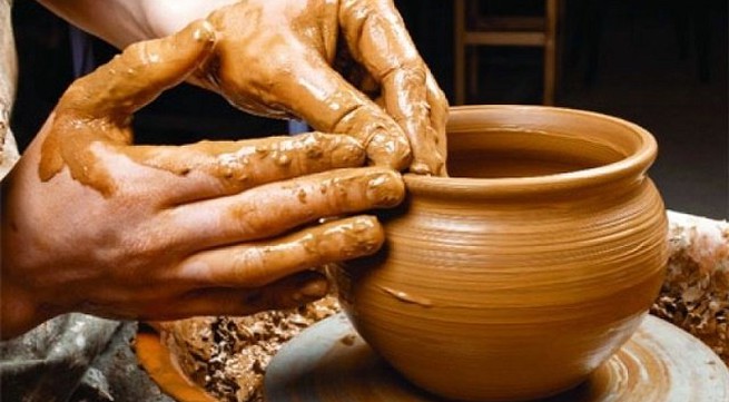 Keeping the chemistry of Vietnamese pottery alive
