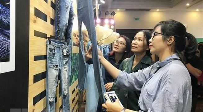 International expo on fabric and garments kicks off