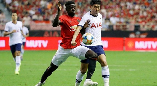 United's late winner against Spurs wraps up perfect tour