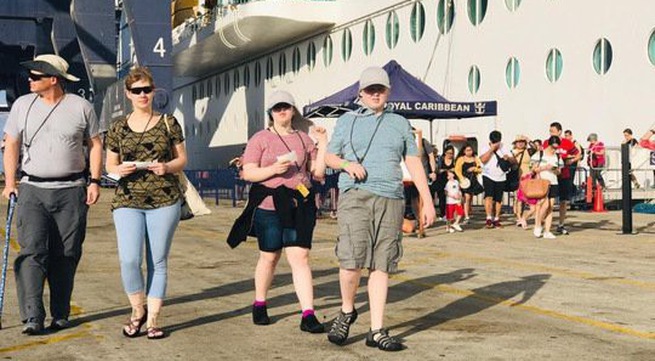 Vietnam welcomes 7,000 foreign tourists on cruises