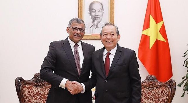 Gov’t supports stronger ties between Vietnam, Singapore’s courts: deputy PM