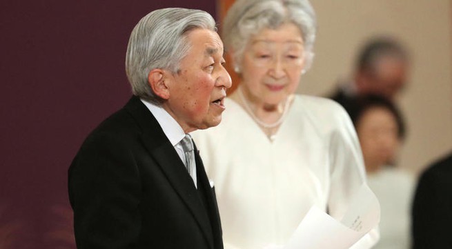 Japanese emperor Akihito begins historic abdication