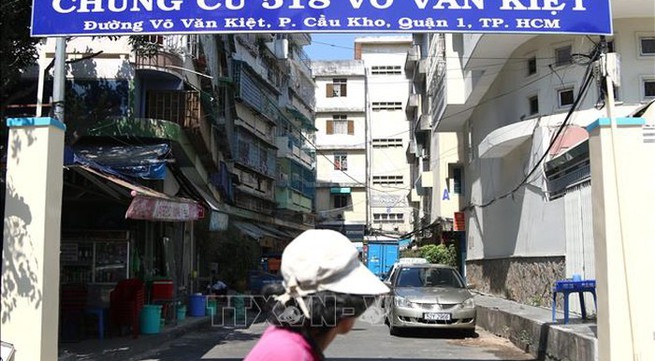 HCM City to tear down apartment building on verge of collapse