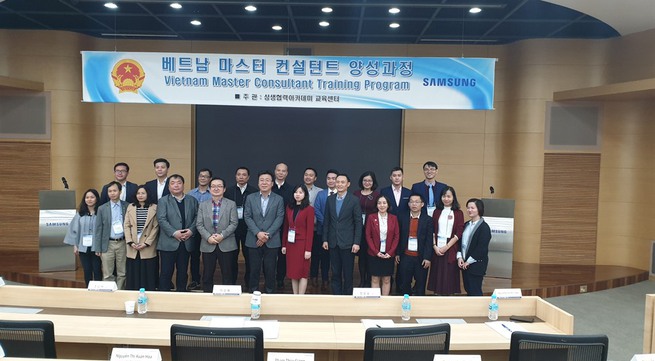 Samsung launches first training course for Vietnamese support industry
