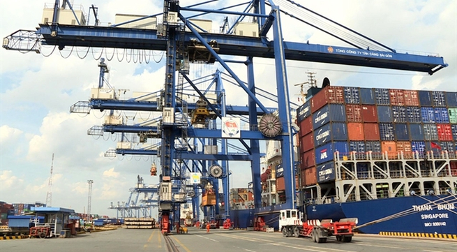Congestion around HCM City port eased with efficient sharing of goods with other ports