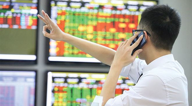 VN shares move up but liquidity modest