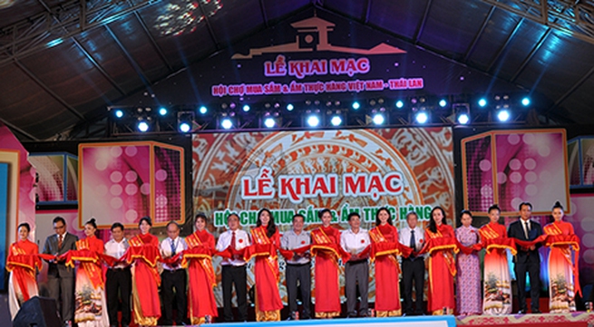 Hậu Giang host VN-Thailand shopping and cuisine fair