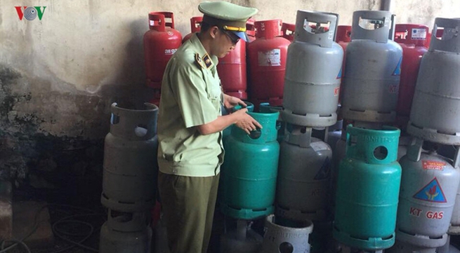 More than 1,900 gas cylinders seized in Đắk Lắk