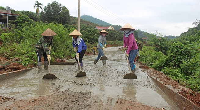 Bắc Giang improves roads in rural areas