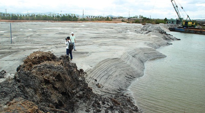 Bình Định refuses to dump waste mud into local sea