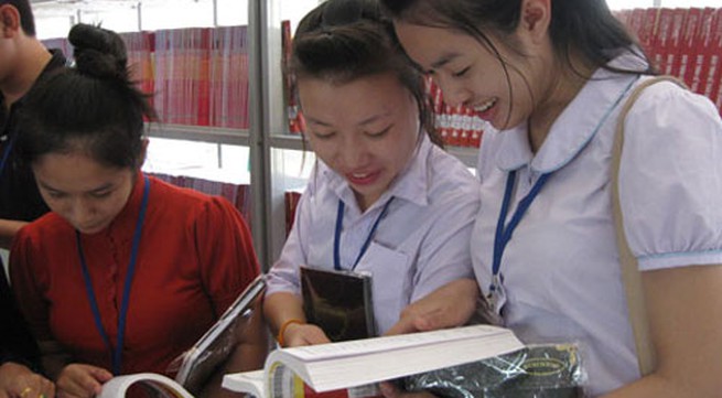 Vietnam, Laos tighten educational cooperation