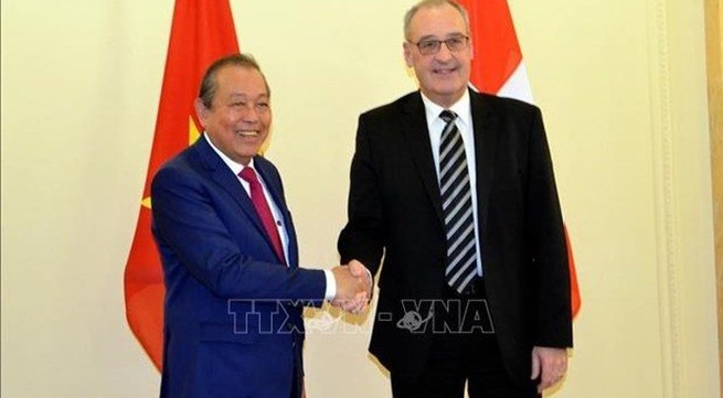 Deputy PM holds talks with Swiss Vice President
