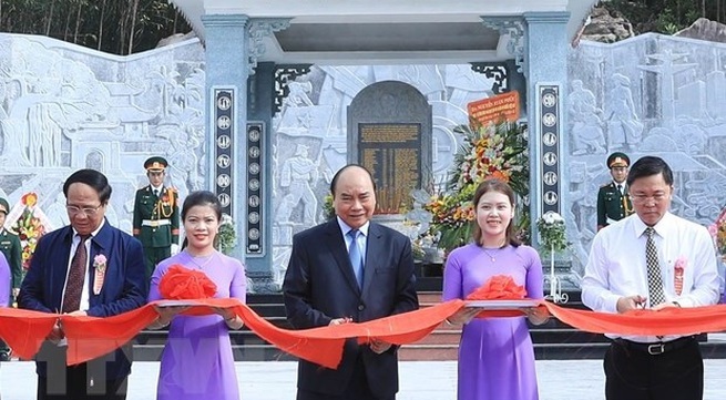 PM attends inauguration of martyr memorial temple in Quang Nam