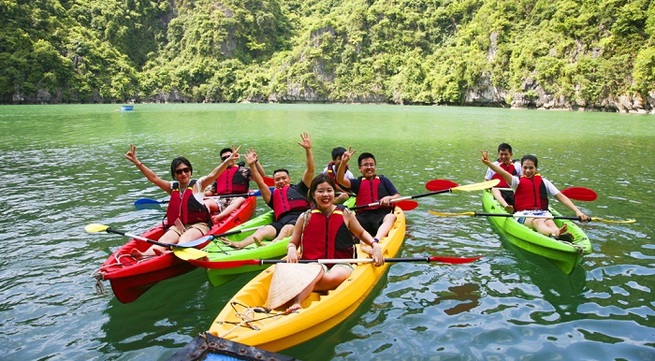 Kayaking in Ba Hang village: A leisurely way to discover Quang Ninh’s landscape