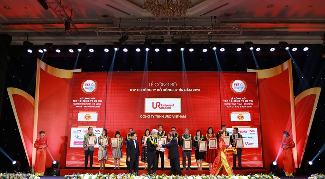 URC Vietnam is honoured in the Top 10 reputable companies in the non-alcoholic beverage industry