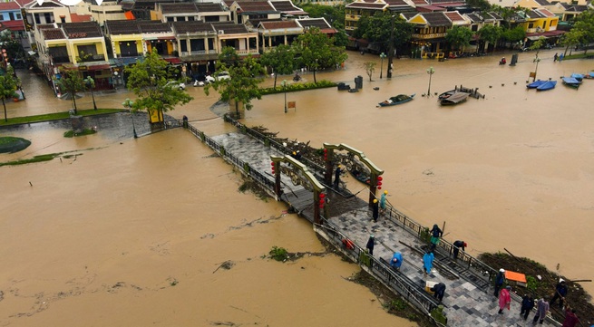 PM says people’s safety a priority as central Vietnam devastated by floods