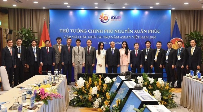 PM meets sponsors of 37th ASEAN Summit and Related Summits
