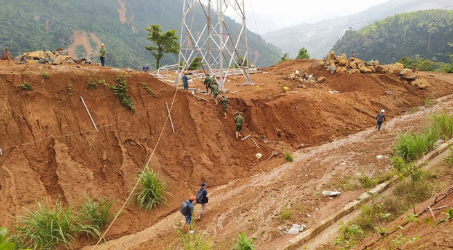 Quang Nam continues search for landslide victims