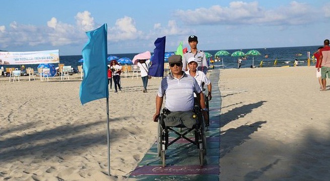 Da Nang city to build 24 coastal pathways for people with disabilities