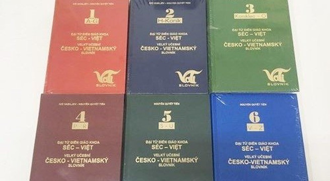 Czech-Vietnamese encyclopaedia wins Dictionary of the Year award