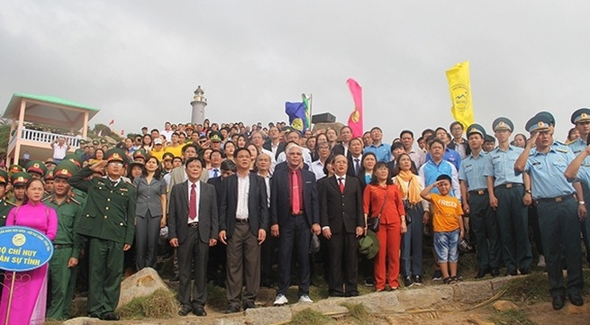 New Year flag salutation ceremony held at Vietnam’s easternmost mainland point