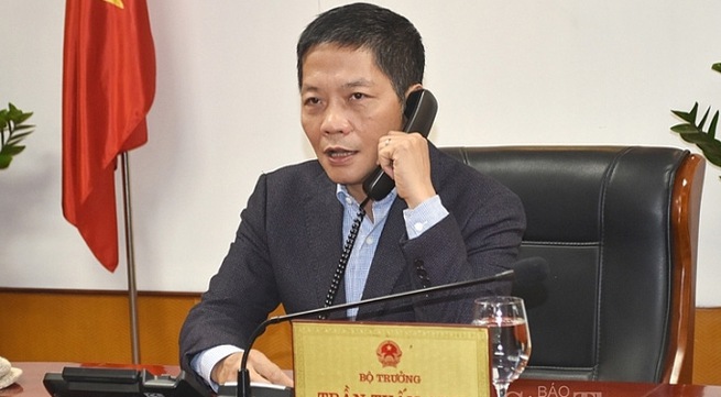 Minister holds phone talks with leader of Chinese region
