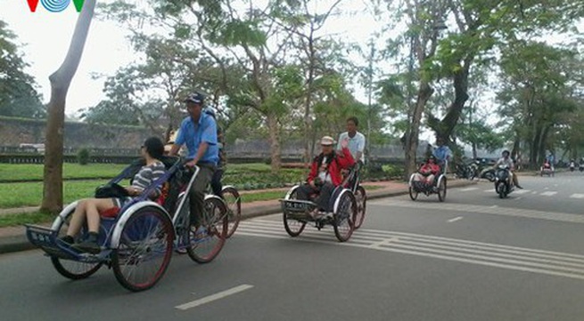 Cyclo tours in Hue ancient city