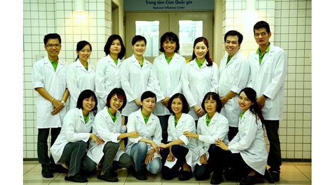 Vietnamese female scientists conquer influenza viruses